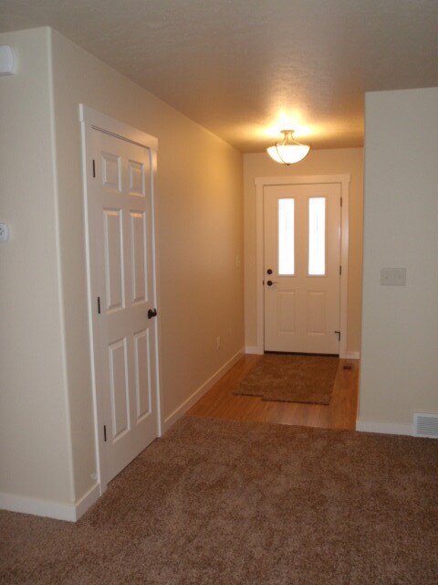 Foto del edificio - Half month free with a six month lease