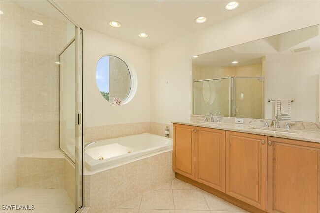Building Photo - 2728 Tiburon Blvd E