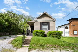 Building Photo - 226 Clifton Ave