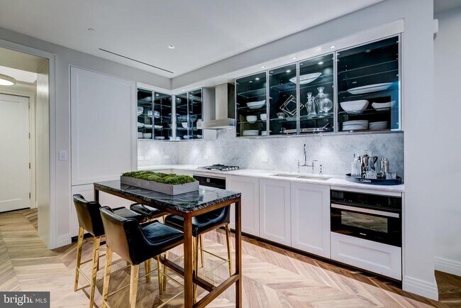 Foto del edificio - 300 International Drive