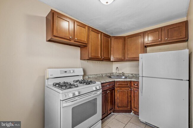 Foto del edificio - 1651 E Cold Spring Ln