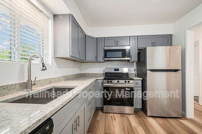 Foto del edificio - 8300 Robinson St