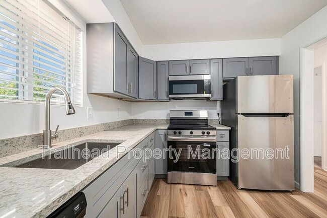 Foto del edificio - 8309 Lowell Ave