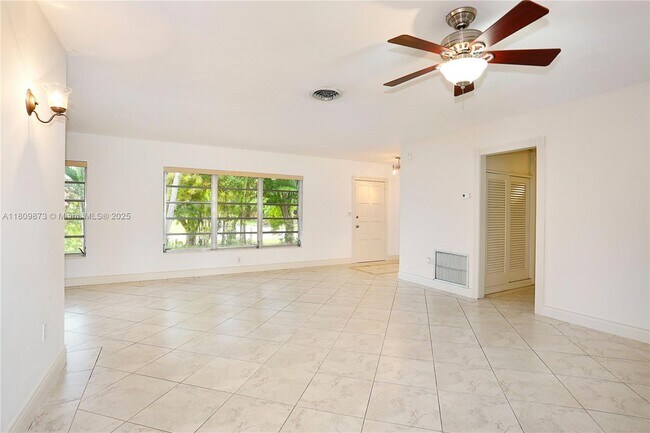 Foto del edificio - 6200 SW 63rd Ave