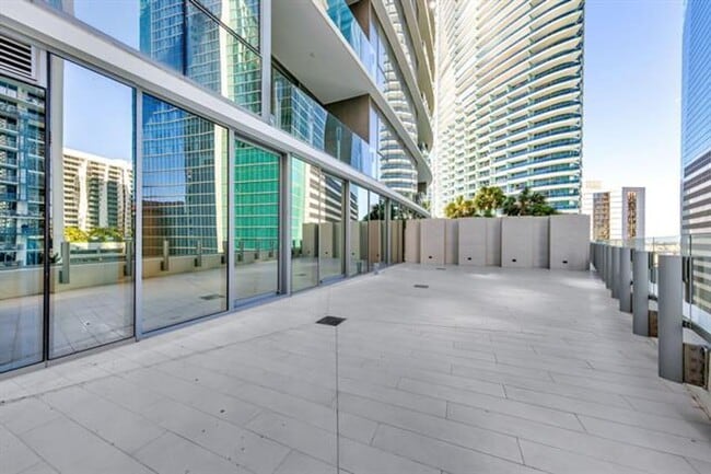 Building Photo - 300 Biscayne Blvd