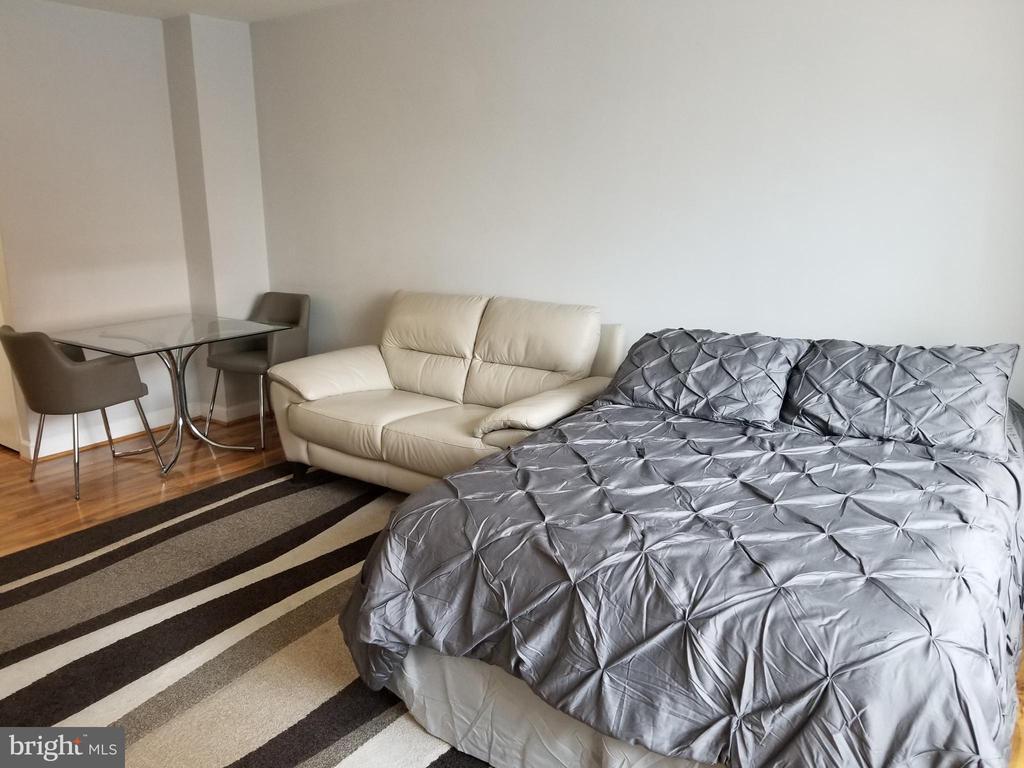 Foto principal - 1021 Arlington Blvd