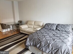 Building Photo - 1021 Arlington Blvd