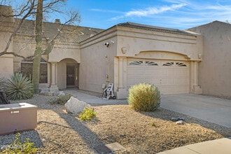 Building Photo - 8917 E Maple Dr