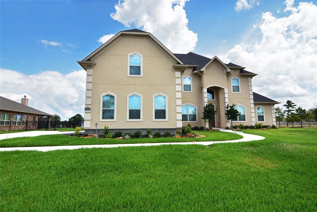 Primary Photo - 323 Bentwood Dr