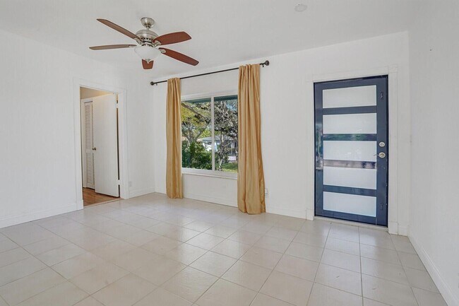 Foto del edificio - 254 NW 6th Ave