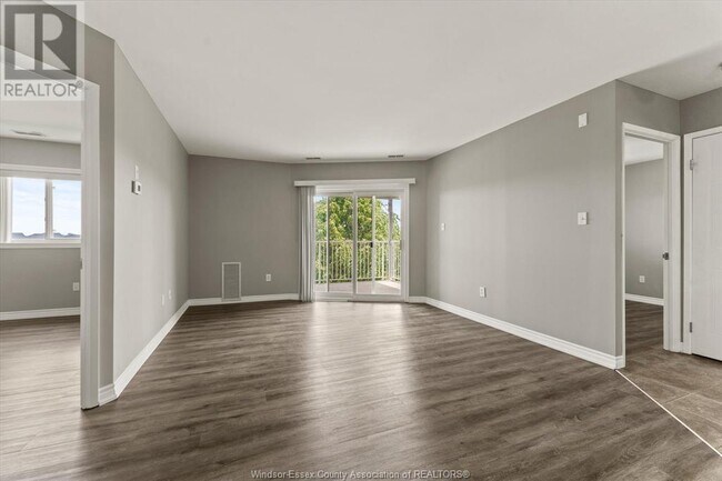 Building Photo - 1390 Lauzon Rd