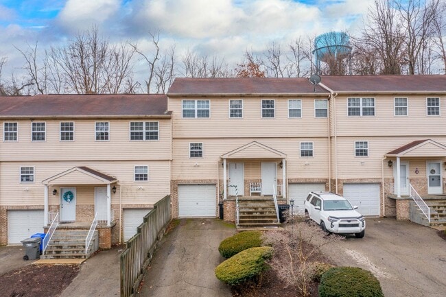 Building Photo - 159F Londonderry Dr