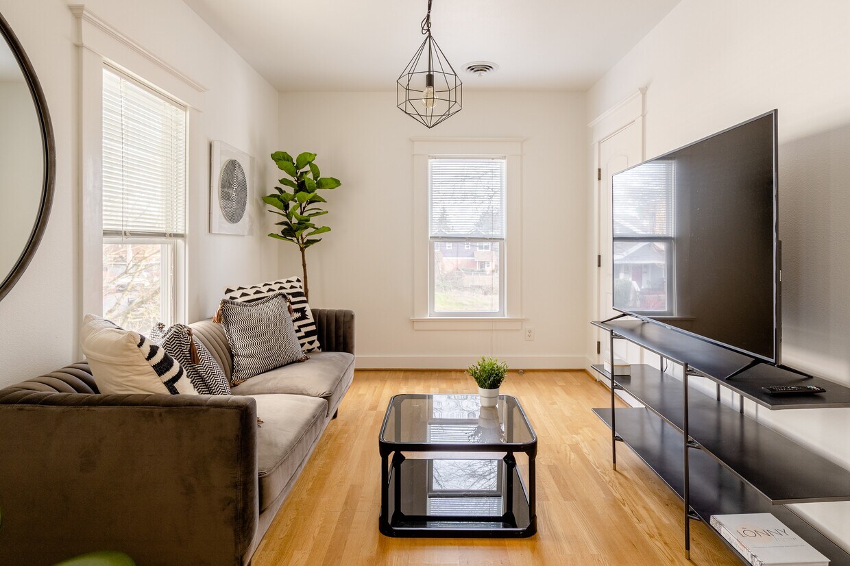 Photo - 4065 N Mississippi