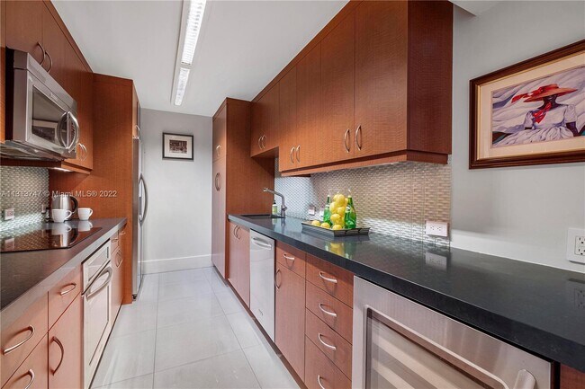 Foto del edificio - 2901 S Bayshore Dr
