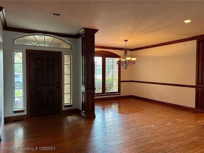 Foto del edificio - 1801 Oak Forest Dr