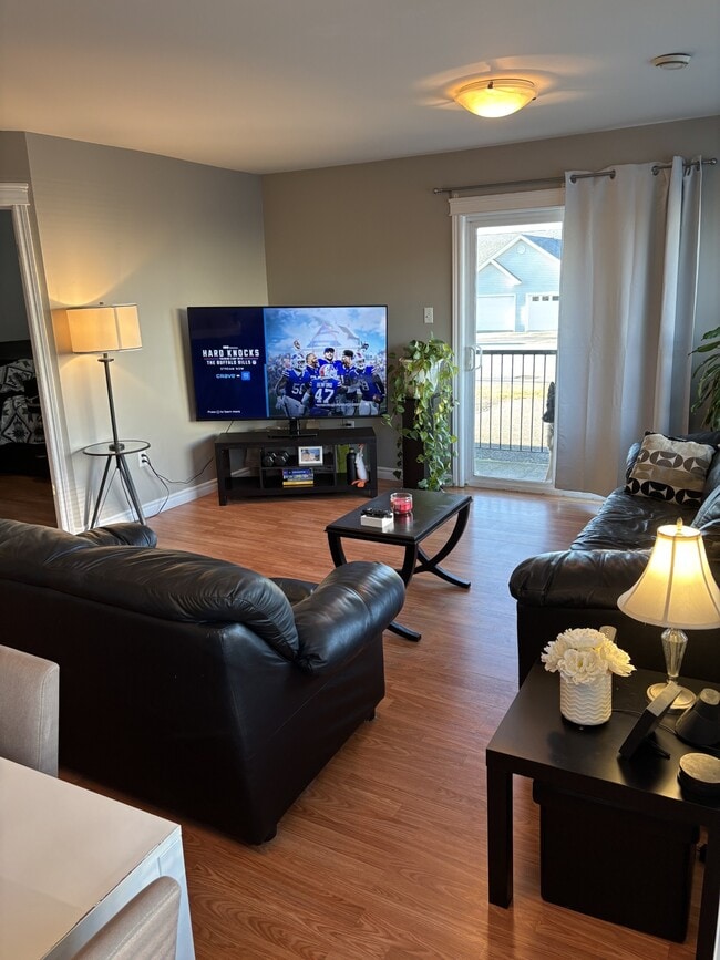 Building Photo - 15 Magazine St