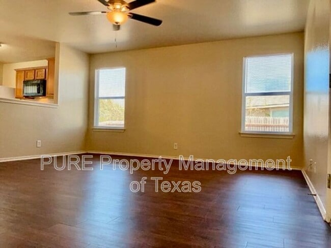 Foto del edificio - 615 Losoya Ct