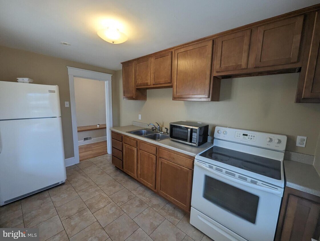 520 Lincoln St Unit B, Oxford, PA 19363 Apartment for Rent in Oxford