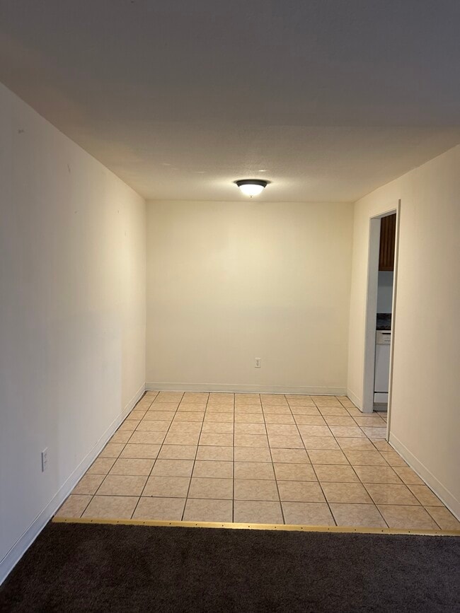 Building Photo - 509 Burnside Ave