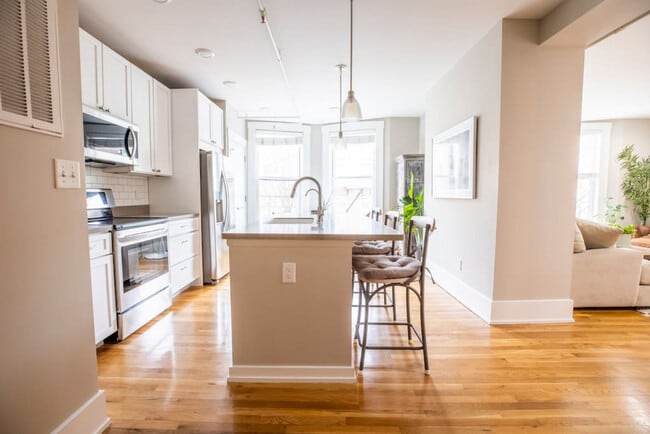 Building Photo - 1407 Vine St