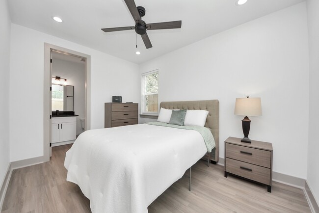 Building Photo - 5313 Kindred Gdn Ln