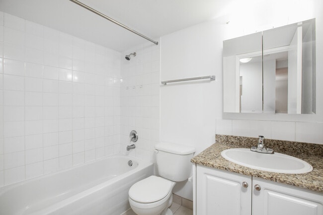 Building Photo - Marquis