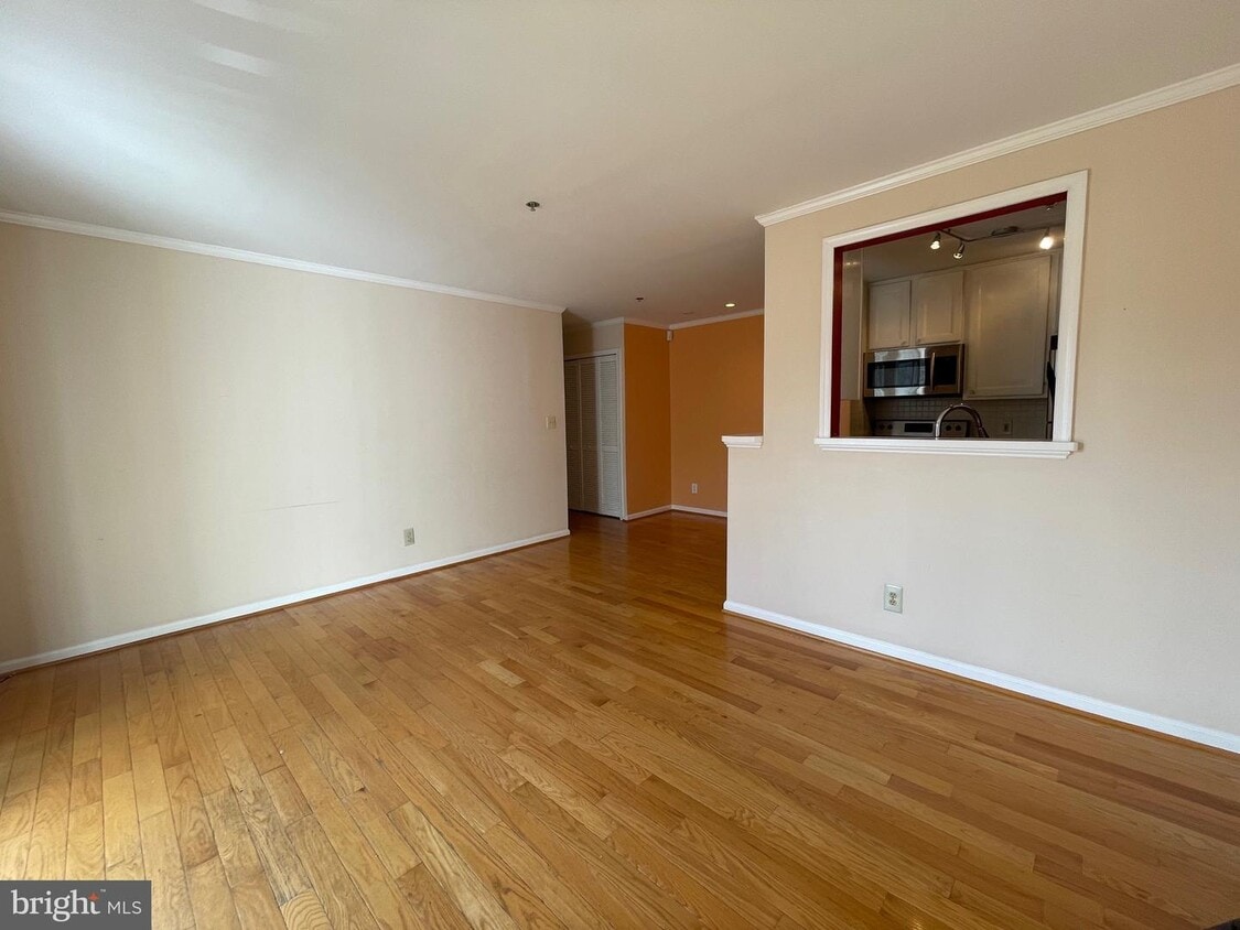 33 Fern Oak Cir Unit 301, Stafford, VA 22554 Room for Rent in