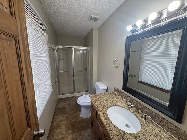 Foto del edificio - 12835-12846 46th Ave N