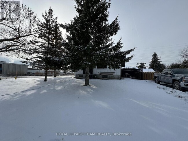 Building Photo - 41 Fieldrow St