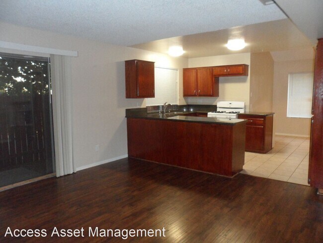 Building Photo - 4 br, 2 bath House - 13644 Sumac Loop