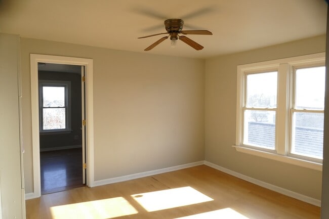 Foto del edificio - 2820 N Sacramento Ave