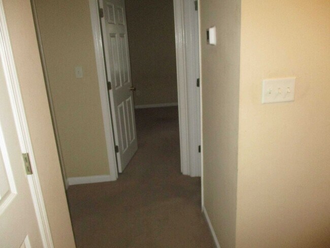 Foto del edificio - 107 Hillside Ct