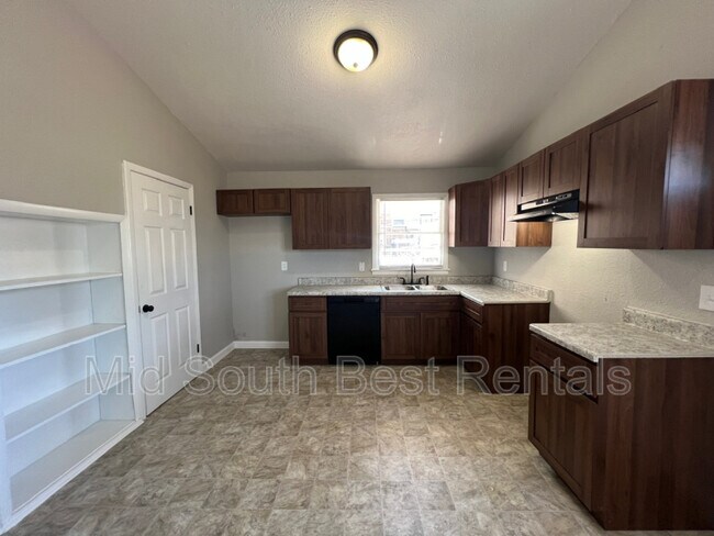 Foto del edificio - 4613 Newton Dr