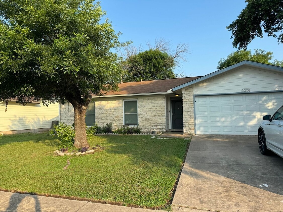Primary Photo - 3 Bedroom Single Family Home in Austin