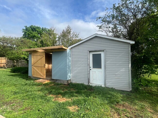 Building Photo - Adorable home in Franklin, KY for rent