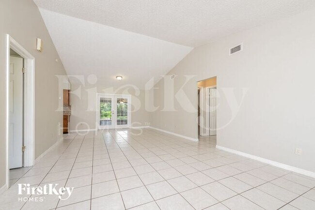 Building Photo - 302 Sanora Blvd