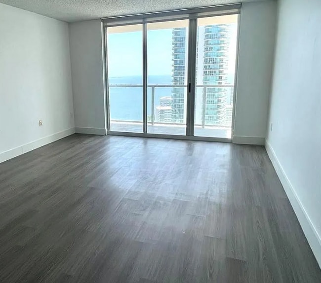 Foto del edificio - 1155 Brickell Bay Dr