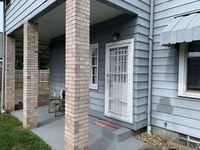 Building Photo - 800 Dowell Ave