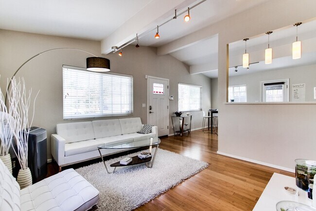 Foto del edificio - 2707 Myrtle Ave