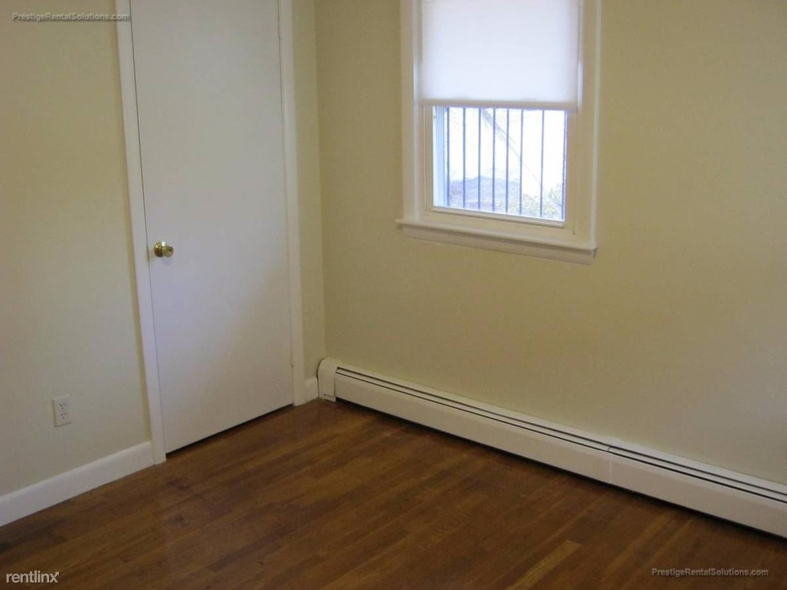 Building Photo - 2 br, 1 bath  - 238 Oak Grove Ave Unit #2