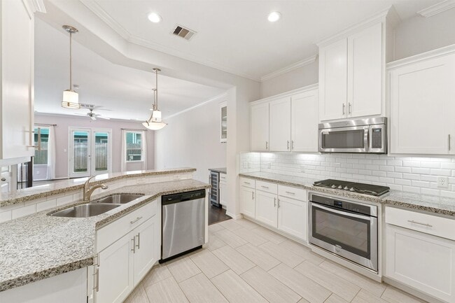 Building Photo - 2107 Crockett St