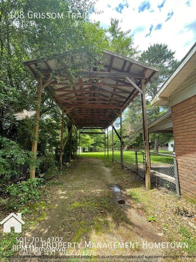 Foto del edificio - BEAUTIFUL 3 BEDROOM HOME IN LHSD