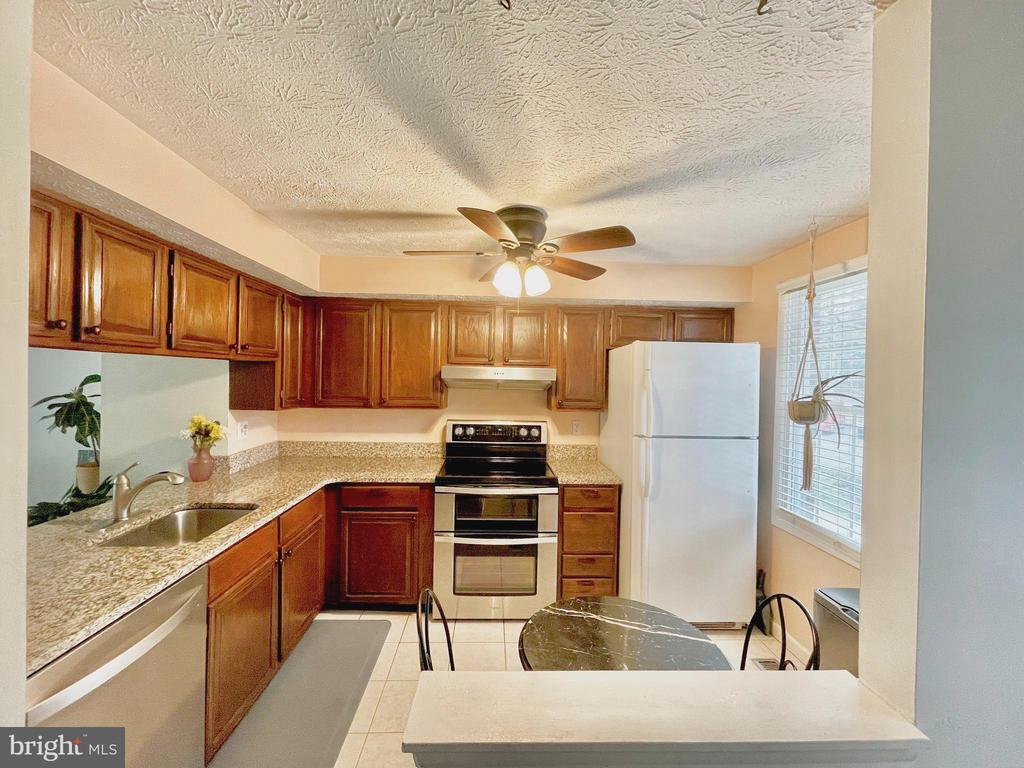 Primary Photo - 13837 Palmer House Way