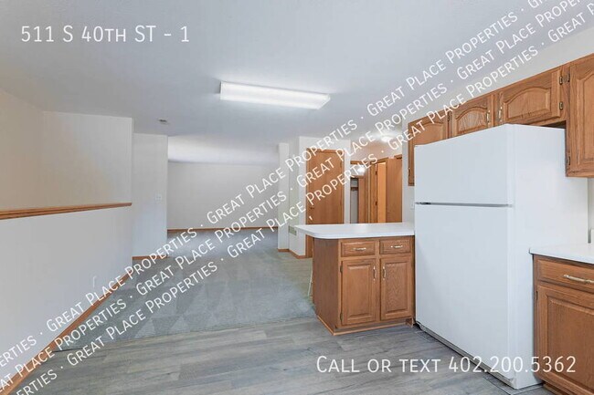 Building Photo - 3 Bed 2 Bath Duplex