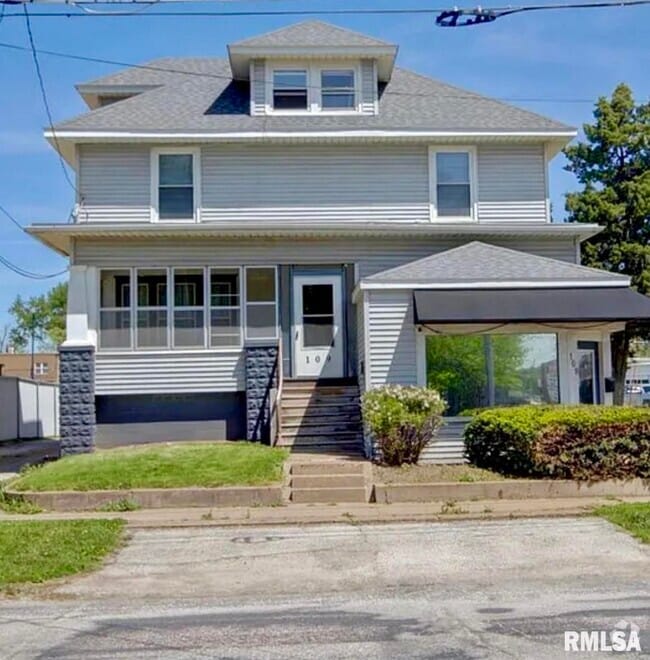 Building Photo - 109 2nd Ave W
