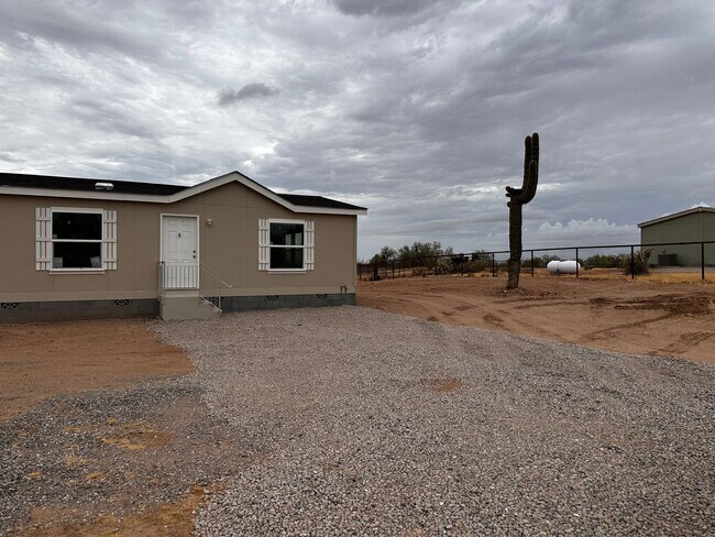 Foto del edificio - HORSE PROPERTY RENTAL