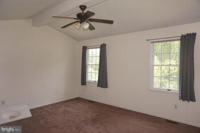 Foto del edificio - 19 Shady Brooke Ln