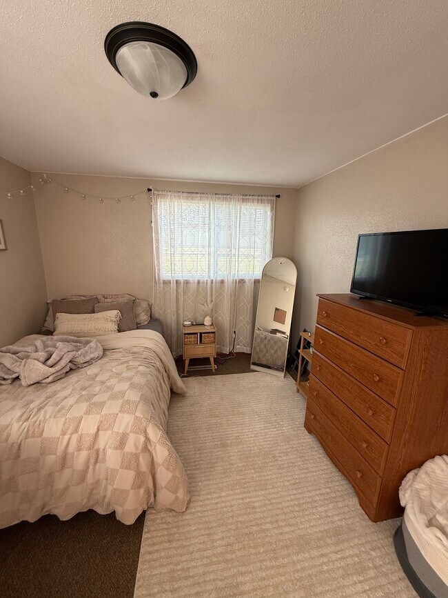 Dormitorio 2 - 712 7th St SE