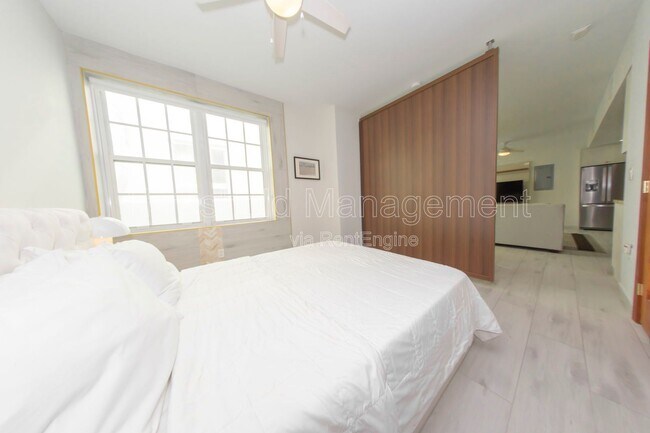 Building Photo - 820 Ocean Dr
