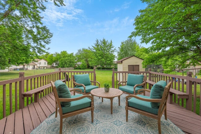 Building Photo - 327 Musial Cir